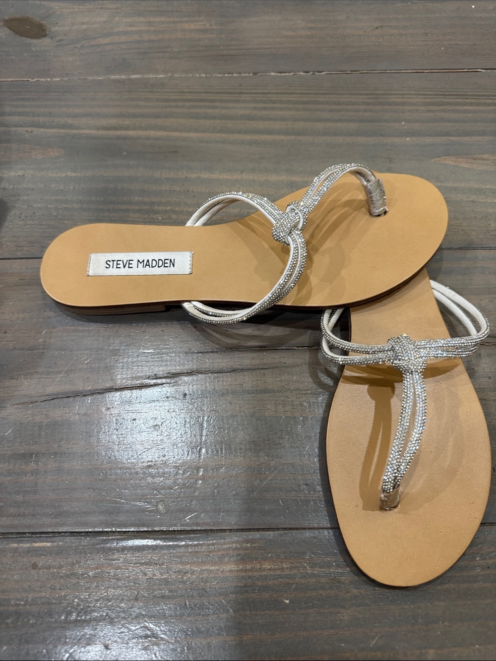 New Steve Madden Woman’s  Rhinestone Sandler Flip Flops Size 9